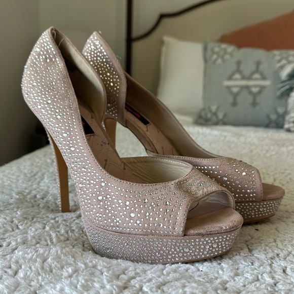 Betseyville Women's 9 Peep Toe Stiletto Heels Beige Tan Rhinestone Crystals Glam - Picture 1 of 12